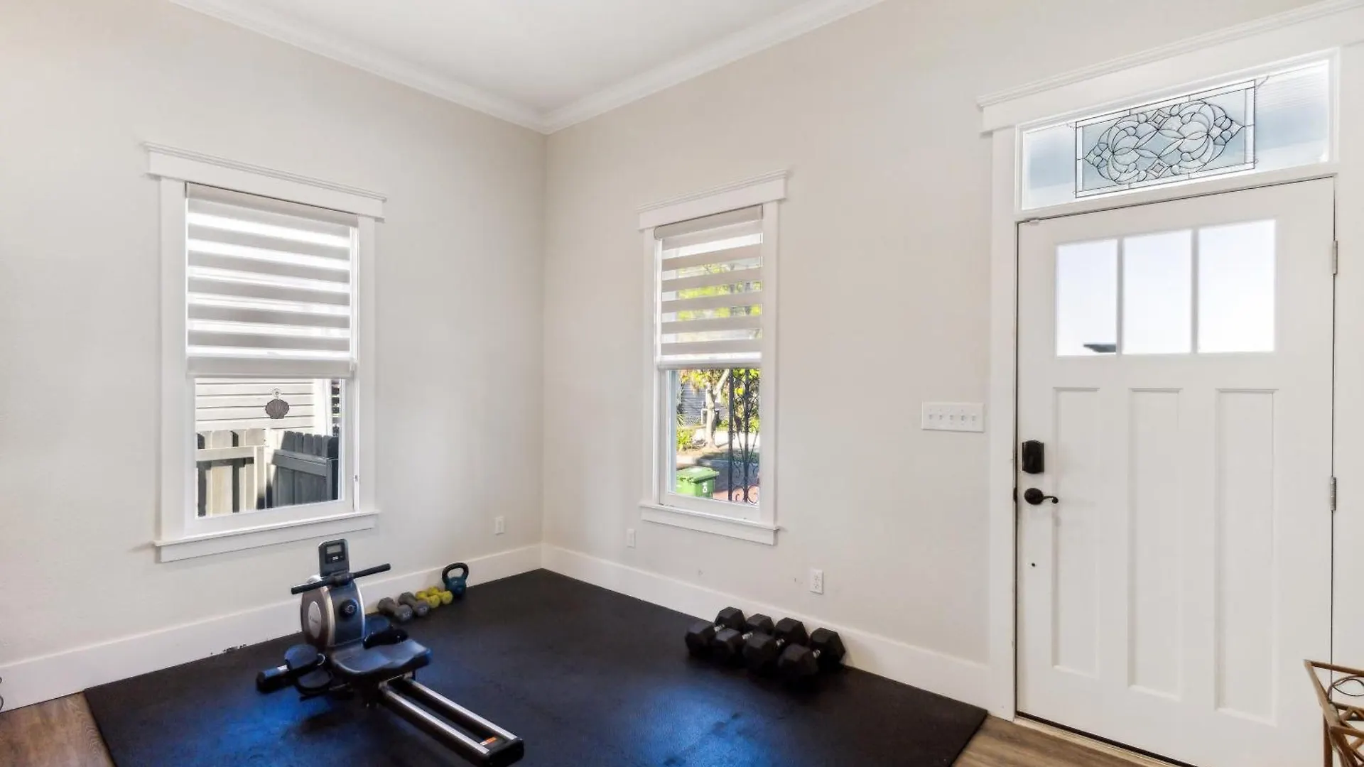Дом отдыха Historic 1918 Tampa Home With Modern Comforts & Charm Home США