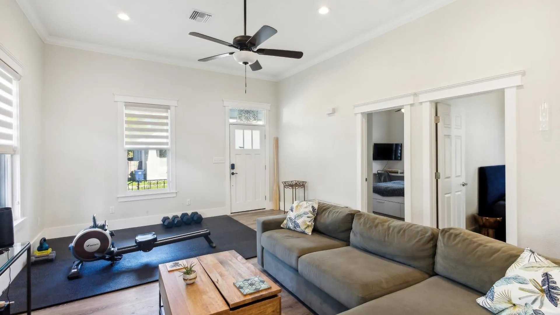 Historic 1918 Tampa Home With Modern Comforts & Charm Home