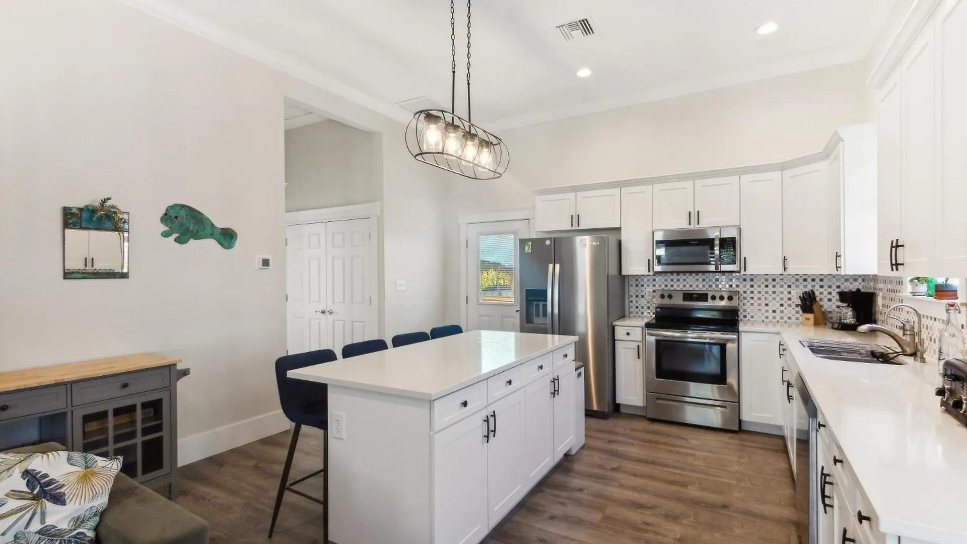 Дом отдыха Historic 1918 Tampa Home With Modern Comforts & Charm Home США