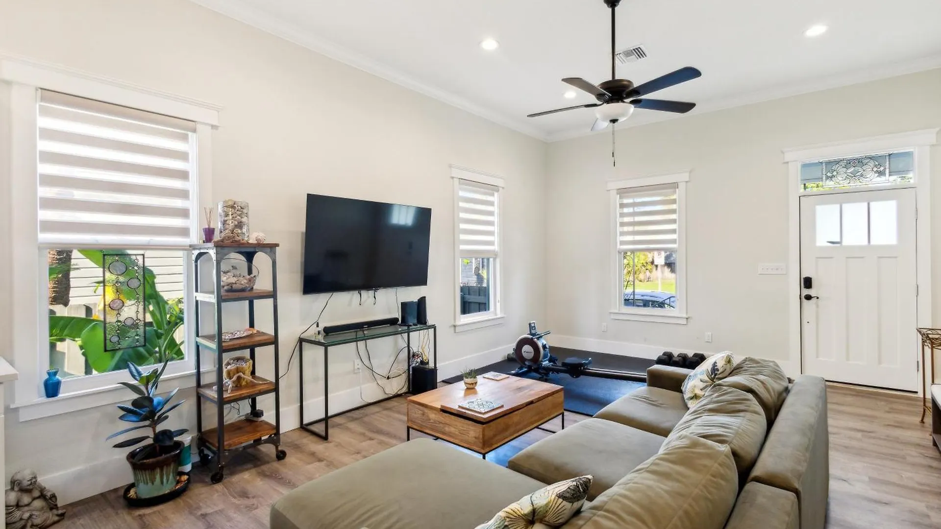 Дом отдыха Historic 1918 Tampa Home With Modern Comforts & Charm Home